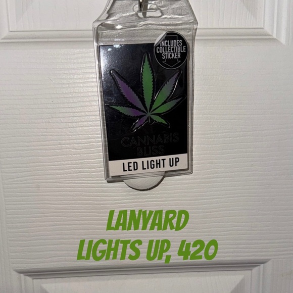 Bioworld Accessories - Bioworld Green Leaf LED Lanyard, NEW, light up, multi settings